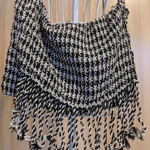 Handwoven Bag - White and Ecru Hemp/Cotton Houndstooth Messenger Bag with Fringe