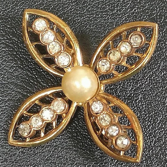 Coro art deco flower brooch with rhinestones and … - image 1