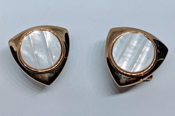 Modernist triangular mother of pearl cuff links - image 3