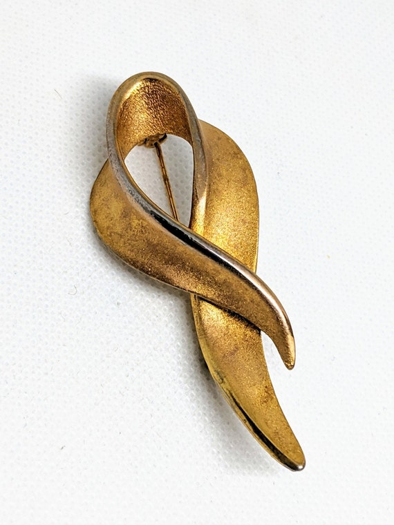 Broche Ancienne Vintage En Forme De Ruban - Plaqué Or - Occasion En Très Bon état