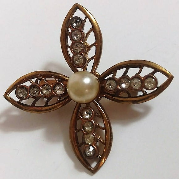 Coro art deco flower brooch with rhinestones and … - image 5