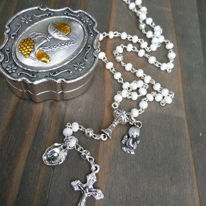 Baptism gift. First Communion mini Rosary. Rosary With keepsake box. Rosary and Keepsake Box. Catholic Rosary. Personalised Gift. Gift idea.