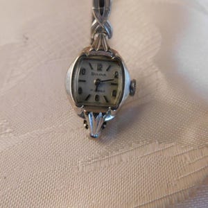 Vintage Bulova 17 Jewels M5 10k RGP Bezel x573914 Working Ladies Watch 1960's