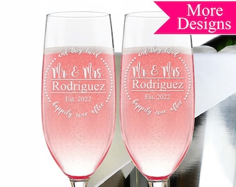 Wedding Champagne Flutes, Mr and Mrs Champagne Glass Set, Toasting Flutes, Wedding Glasses, Bridal Shower Gift, Wedding Gift, Engagement