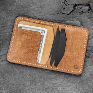 Porta carte in pelle con tasca frontale minimalista, conciato al vegetale