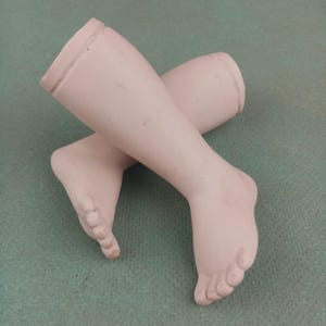 Piernas de muñeca vintage para reproducción de artista, piernas de muñeca de porcelana anudadas, muñeca de bisqué, Alemania vintage, piernas de muñeca de porcelana artística, 4,15&quot;