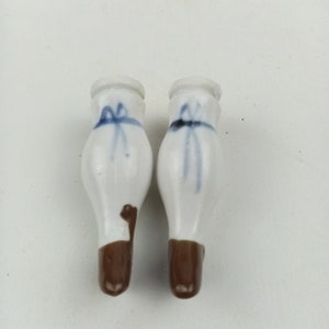 Piernas de muñeca victoriana antigua, Piernas de muñeca con cabeza china, Parte inferior de las piernas, Muñecas con cabeza de hombro, Muñecas parianas o con cabeza china, Porcelana, 2,4&quot; - 61 mm
