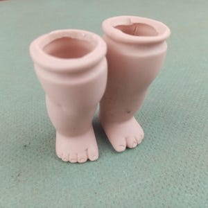 Piernas de muñeca vintage para reproducción de artista, piernas de muñeca de porcelana anudadas, muñeca de bisqué, Alemania vintage, piernas de muñeca de porcelana artística, 2,3&quot;