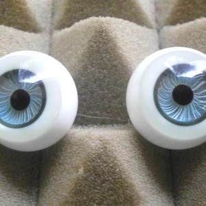 Blue dolls eyes, pair of glass eyes, paperweight, 21 mm, for vintage/antique doll, 1930s Lauscha, Germany