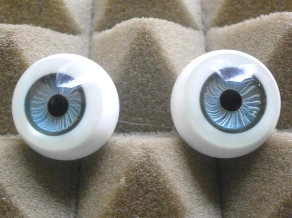 X 10 yeux bleu/blanc pour poupée matière plastique 13,5 x 9,5 mm - Un X 10 yeux bleu/blanc pour poupée matière plastique 13,5 x 9,5 mm - Un