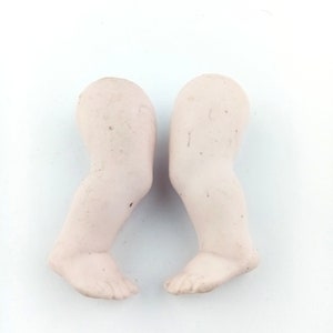 Jambes de poupées anciennes, jambes de poupée bébé maison de poupée, porcelaine biscuit, 2,6 x 1,02 po., années 1910, Allemagne, réparation et fabrication de poupées