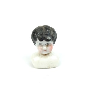 Antique China Doll head, black hair, Victorian doll head, shoulder plate doll head, 1.3&quot; / 33 mm, glazed porcelain, Hertwig doll, Germany