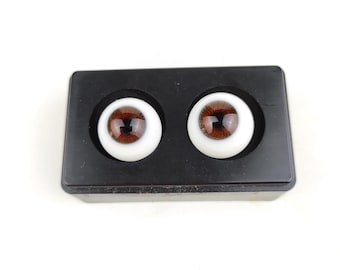 Vintage glass eyes, doll eyes, brown, 0.63" / 16 mm, vintage 1940s, doll repair, made in Lauscha Germany, mouth blown glass eyes