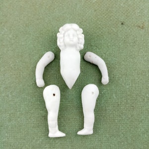 Poupée ancienne, maison de poupée en biscuit, Hertwig, années 1910 Hertwig & Co., env. 3,5&quot; / 90 mm, ensemble noeud fille, Allemagne
