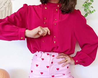 Blusa rosso lampone con bottoni dorati, camicia oversize con maniche a sbuffo | vintage anni '80