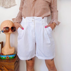 White long shorts, high-waisted bermuda with gold buttons | vintage from the 90s
