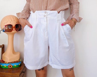 Long white shorts, high-waisted Bermuda shorts with gold buttons | vintage 90s