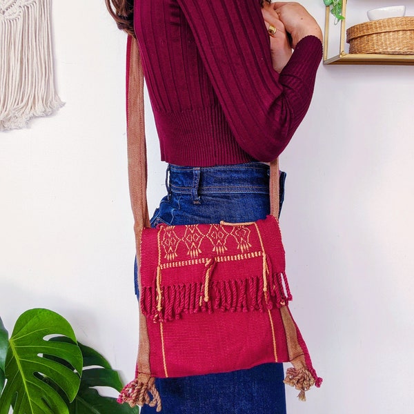 Vintage 1960 | sac bandoulière en coton bordeaux et marron avec franges bohème hippie