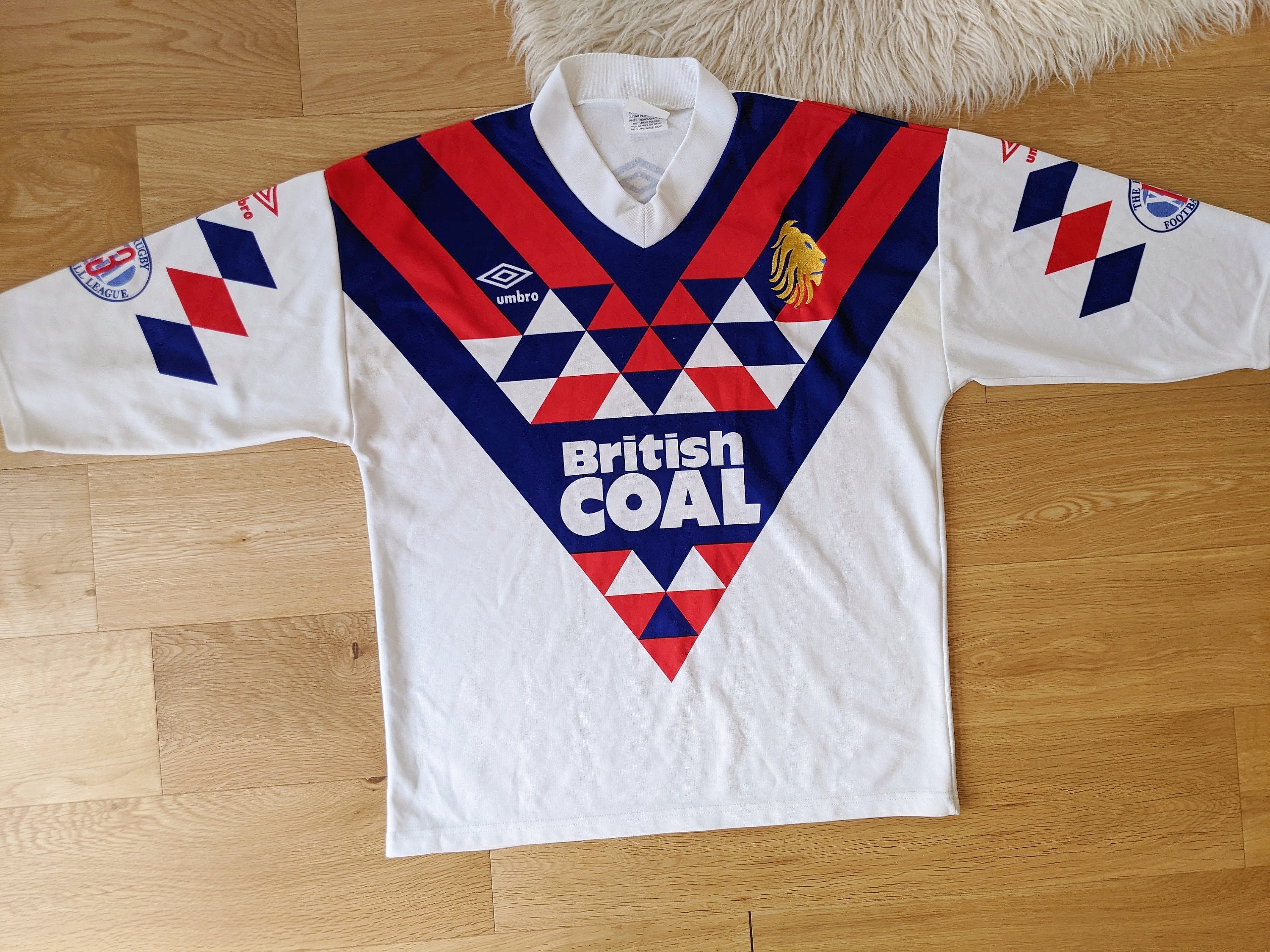 レア　Great Britain ジャージ ラグビーシャツ Umbro 90s Vintage 1990 | UMBRO Red and Blue Sports Jersey, Great Britain