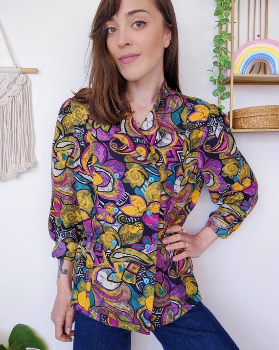 Blusa multicolor morado y amarillo camisa hombro abullonado