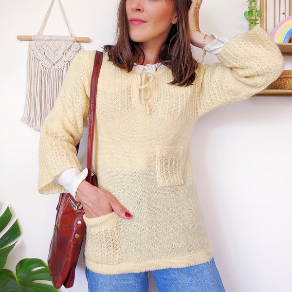 Pull en laine beige, chandail à manches évasées style boho hippie | vintage des années 70