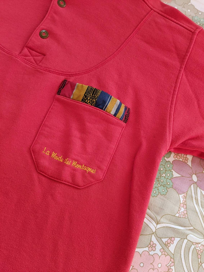 Sweat en coton rouge, veste avec empiècement colorés vintage des années 90 image 10