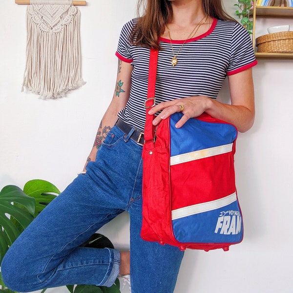 Vintage 1970 | sac bandoulière logo voyage Fram en coton ciré bleu blanc et rouge, grande sacoche avec fermeture éclair