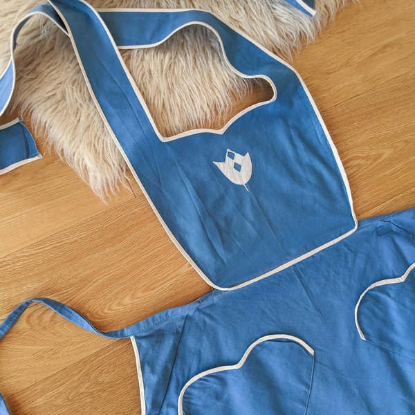 Vintage 1970 | tablier de cuisine bleu avec plastron, tablier avec poches en forme de coeur