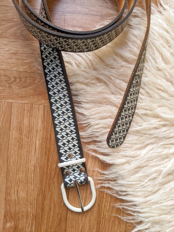 Vintage White Leather Belt Geometric Pattern Handmade Studded Leather Belt Spider Web Design 45mm White  main image 2