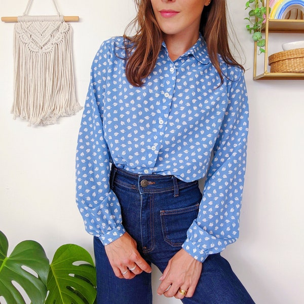 Chemise bleu et blanche avec motifs feuilles, blouse bouffante à manches longues | vintage des années 70