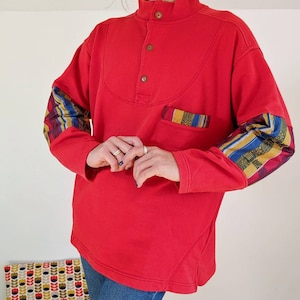 Sweat en coton rouge, veste avec empiècement colorés vintage des années 90 image 1