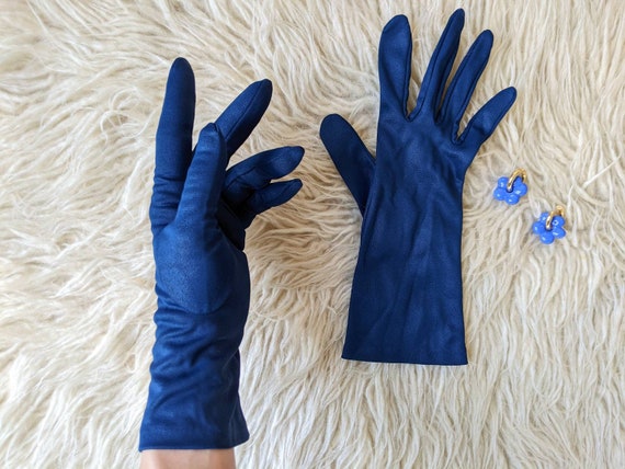 Vintage 1960-70 | Stylish blue gloves for women - image 3