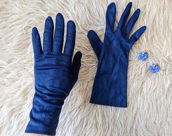 Vintage 1960-70 | Stylish blue gloves for women