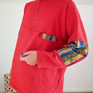 Sweat en coton rouge, veste avec empiècement colorés vintage des années 90 image 7