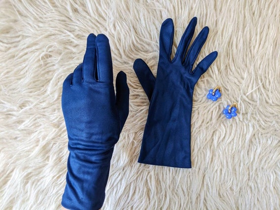 Vintage 1960-70 | Stylish blue gloves for women - image 2