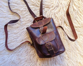 Small brown leather backpack | vintage from the 70s-80s