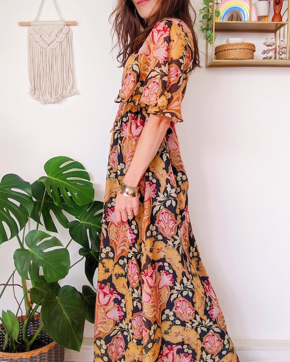 knee length dresses for ladies Floral Mother of The Bride Dresses 2026 Elegant Women's A Line V-Neck Long Sleeves Floor Length Wedding Party Gowns with Flower, Navy Blue main image 1