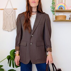 Brown long blazer, fitted suit jacket with pockets | vintage 70s