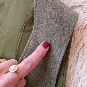 Gilet autrichien en laine vert kaki, gilet brodé bien chaud vintage des années 70 image 9