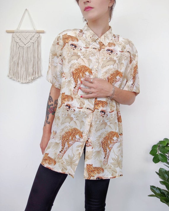 VINTAGE 1980s // women's leopard animal print silk
