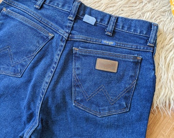 RARE deadstock Wrangler jeans denim bleu, pantalon en jean coupe droite et montante | vintage des années 80