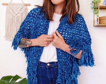 Vintage 1970 | Poncho en maille tricot bleu chiné , châle en laine fait-main