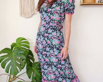 Cotton floor length maxi dress, long dress with romantic floral patterns | vintage 70s