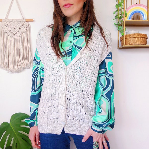 Gilet sans manche en maille blanche, cardigan long en maille crochet | vintage des années 70