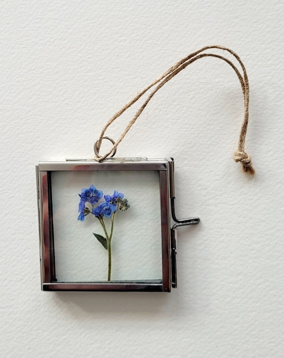 MINI Hanging Silver Metal Frame with Pressed Forget-Me-Nots