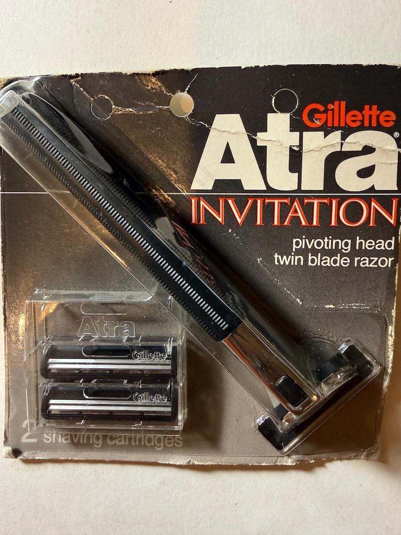 Gillette Atra Invitation Pivoting Head Twin Blade Razor Includes 2 ...