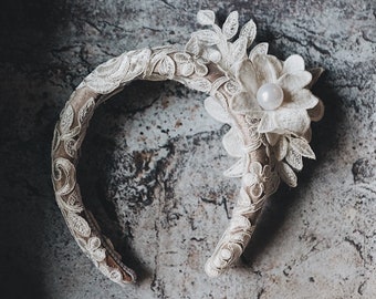 Flowery Lace Headband.Bridal headpiece.Wedding headpiece.Bridal crown.Handmade headband.Hair Jewelery.After party crown.Transparent headband