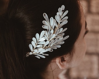 Swan headpiece, Gold side headpiece, wing headpiece, Bridal Leaf Crown, Resin hair clip, Silver Leaf Hair Accessory, Gold Swan Headpiece