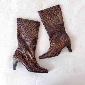 Vintage 90s Genuine Snake Skin Ankle Boots Brown Heeled Pointed Toe Western 90s Brown Snake Print Cowboy Ankle Boots / Vintage 1990s  main image 2