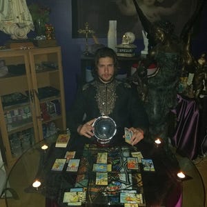 Psychic Derrek energy reading energy read chakra Reading Aura reading